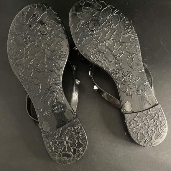 New Women's Size 5 Weeboo, Black Plastic and Rhinestones Flat Sandals - Picture 6 of 7